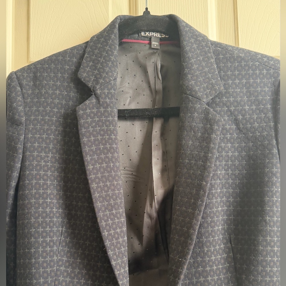Express Black Micro-Pattern Two-Button Blazer - Picture 2 of 10